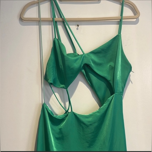 Zara satin kelly green dress - Picture 6 of 9